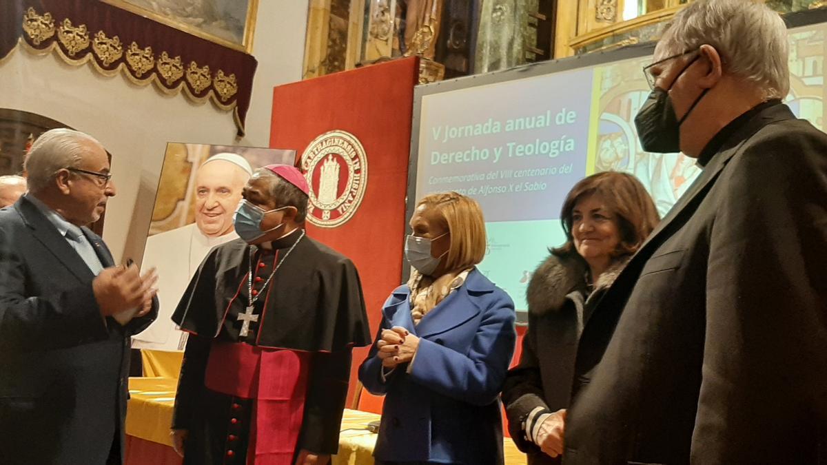 El nuncio en España del Papa visita la UCAM en un homenaje a Alfonso X el Sabio