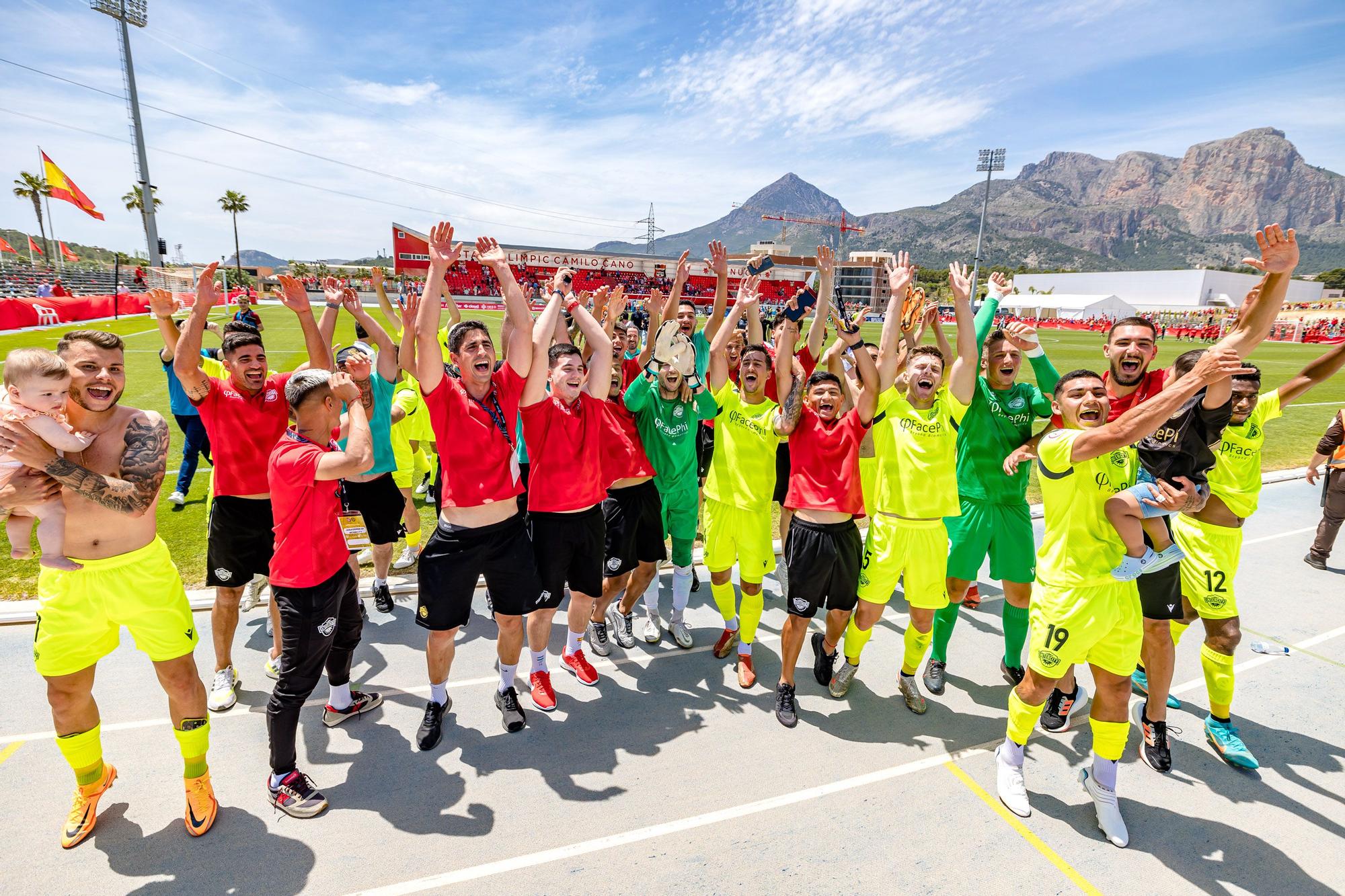 Un empate valía al Intercity en La Nucía para lograr el ascenso directo a Primera RFEF como campeón del grupo 5 de Segunda RFEF. Y un punto lograron los hombres dirigidos por Gustavo Siviero, en un ejercicio de resistencia y orden defensivo