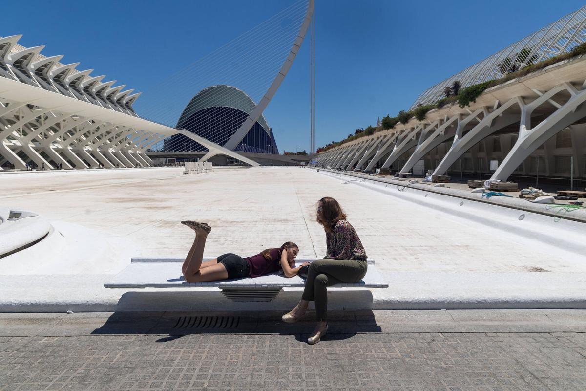 Valencia. VLC. Limpieza y obras en el estanque de la Ciudad de las Artes