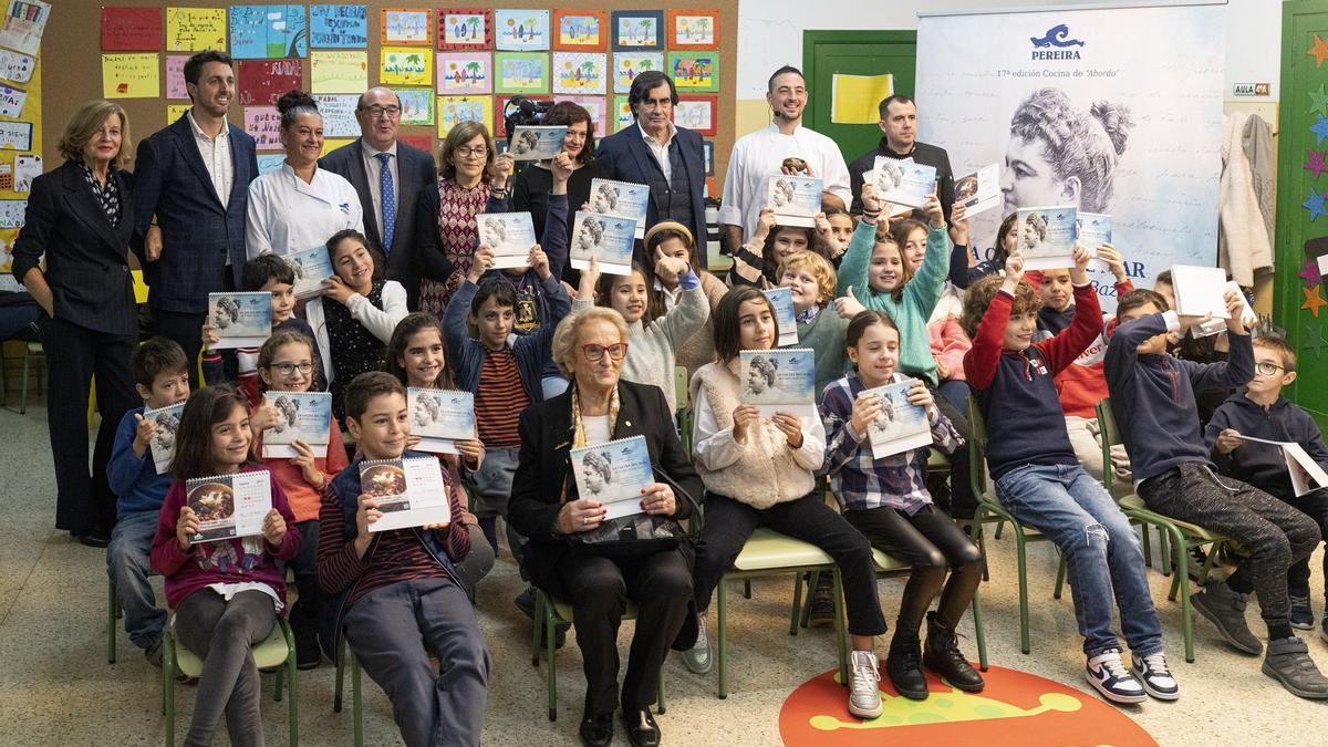 El recetario se presentó en el CEIP Emilia Pardo Bazán.