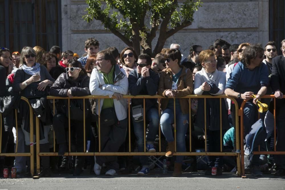 Búscate en la mascletà del 8 de marzo