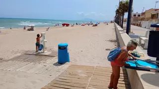 Cierran al baño un tramo de la playa de Miramar por contaminación del agua