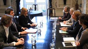 La vicepresidenta tercera del Gobierno y ministra para la Transición Ecológica y el Reto Demográfico Teresa Ribera y el presidente de la Generalitat Valenciana, Carlos Mazón.