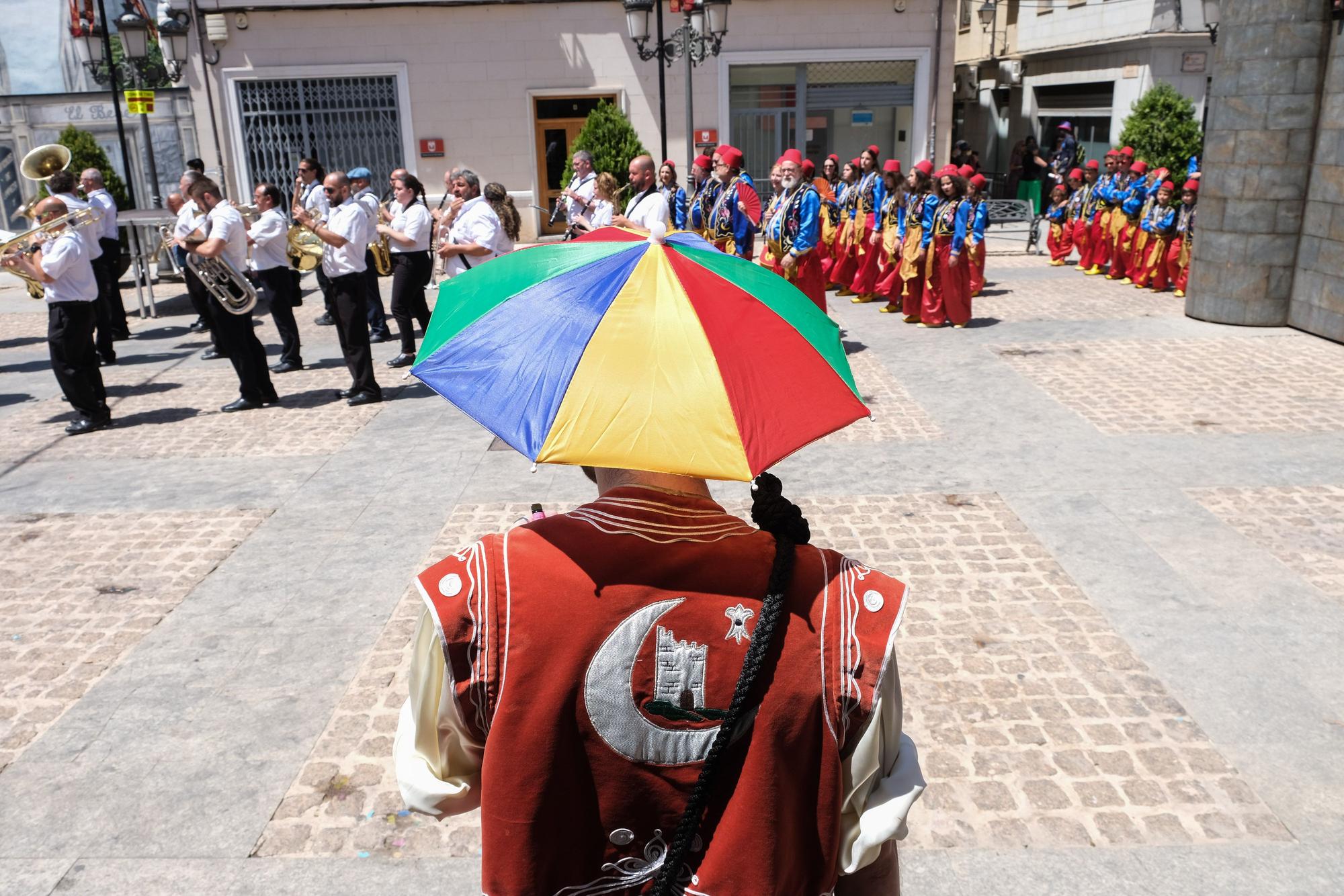 ¡Que viva Elda y San Antón!: Así ha sido el traslado del santo hasta la Iglesia de Santa Ana