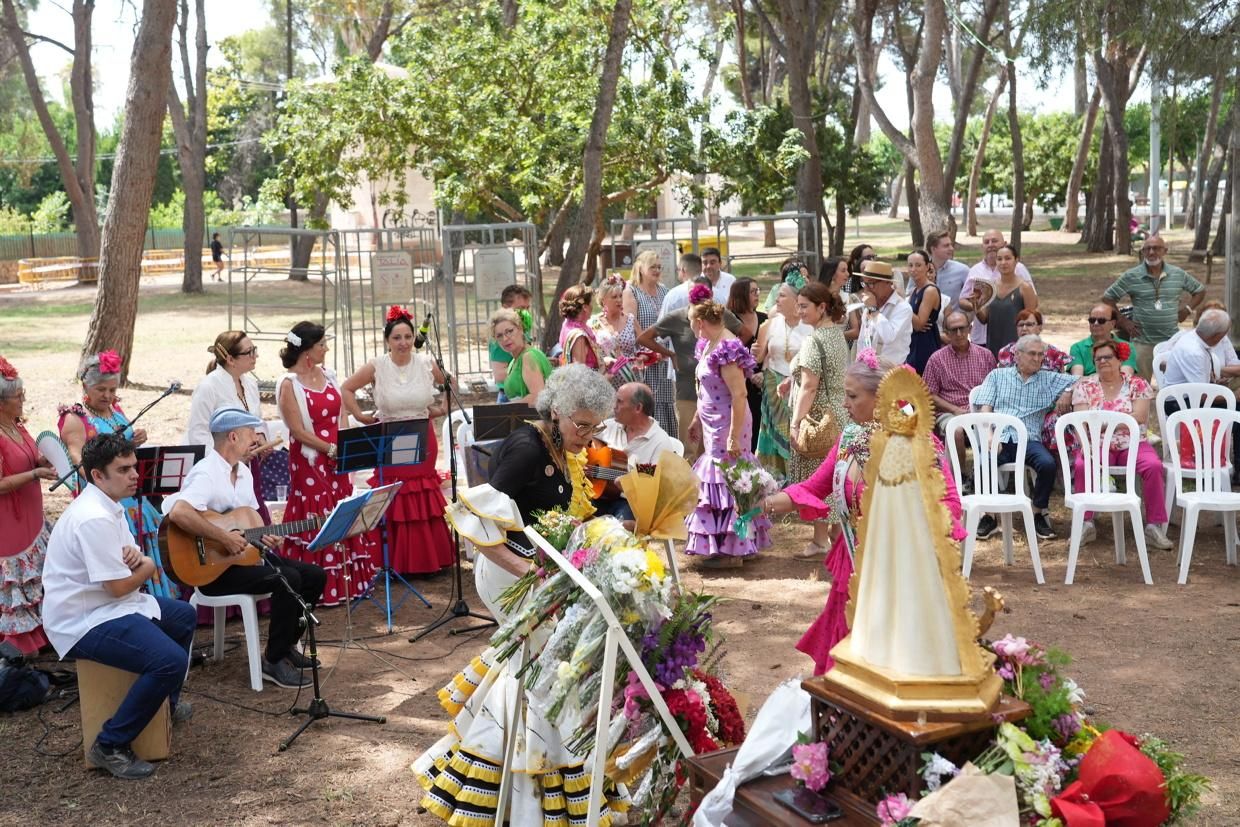 Vila-real exhibe devoción por la Virgen del Rocío en El Termet