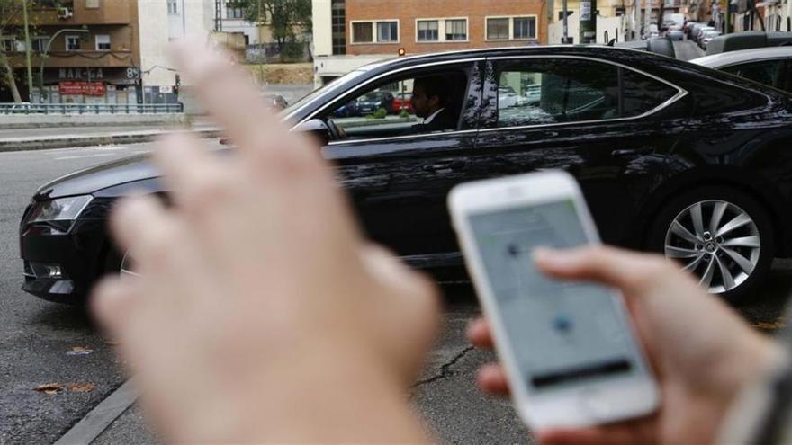 La liberalización de firmas como Uber crearía 12.000 empleos en Madrid y Barcelona, según un informe de AFI