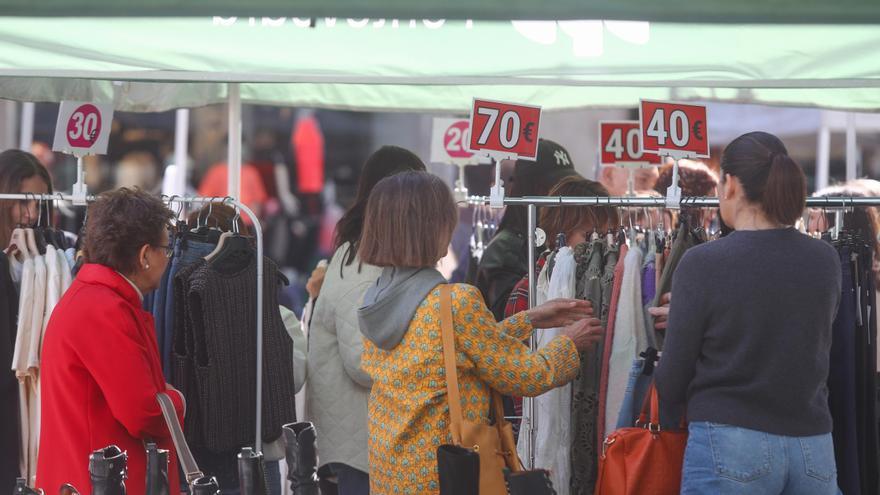 El stock muestra su atractivo con “Mercar na rúa” como concurrido escaparate