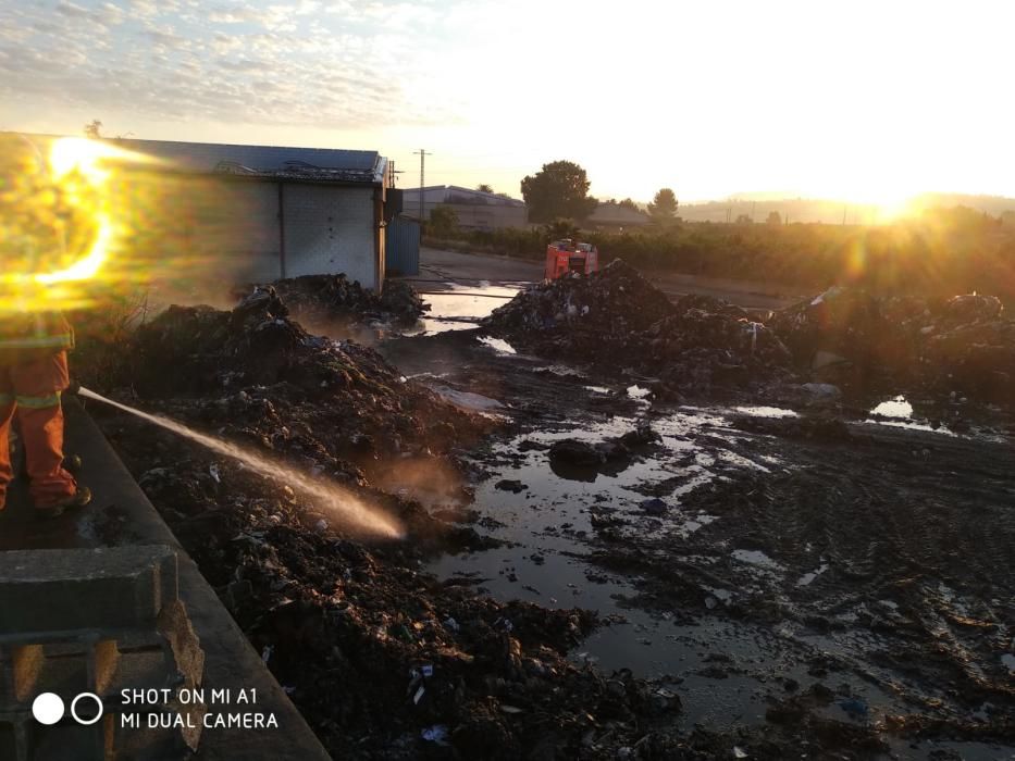 Segundo incendio de una fábrica de reciclaje de la Pobla Llarga