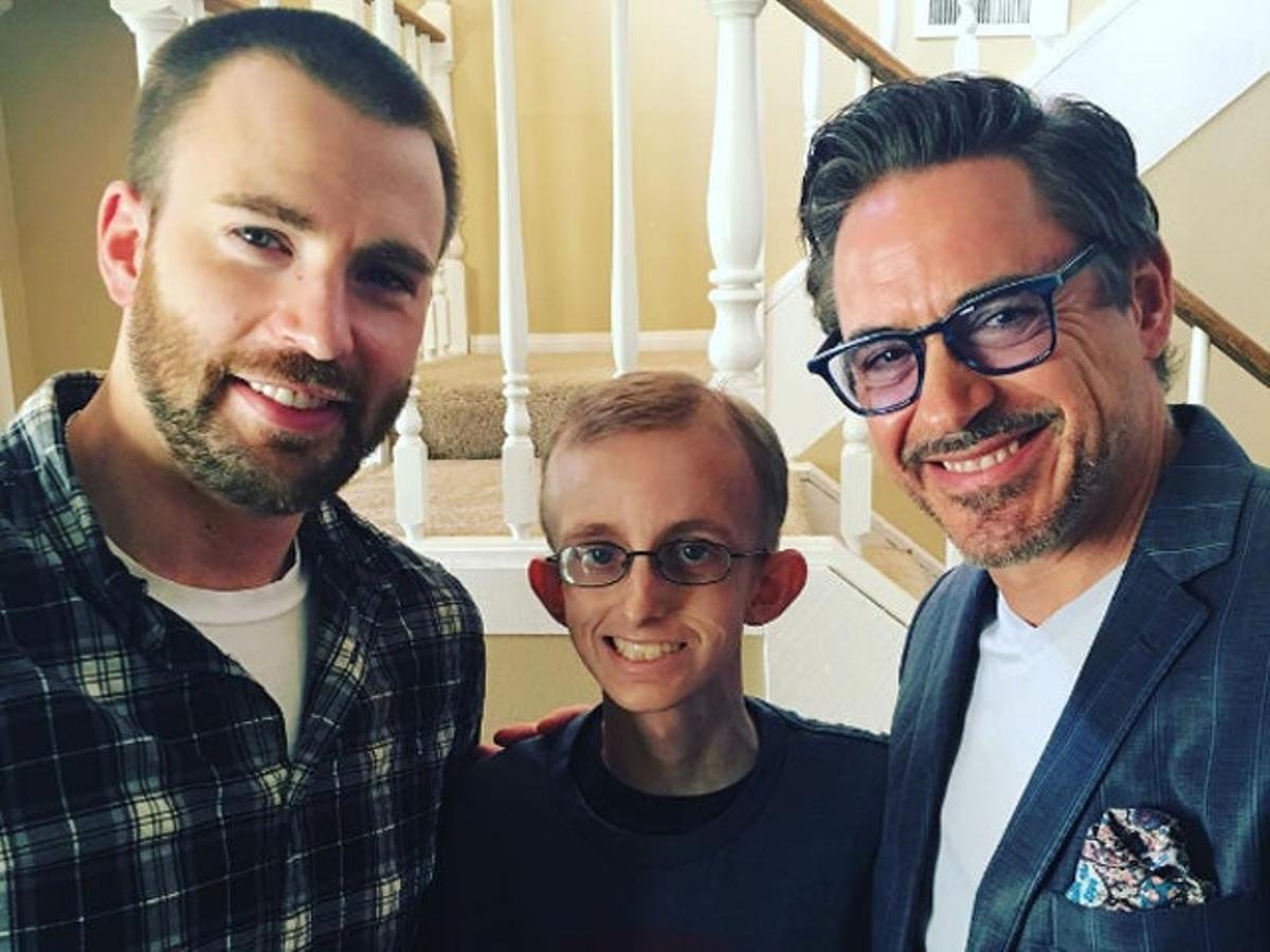Gwyneth Paltrow le da a una sorpresa a joven fan junto a Chris Evans y Robert Downey Jr.