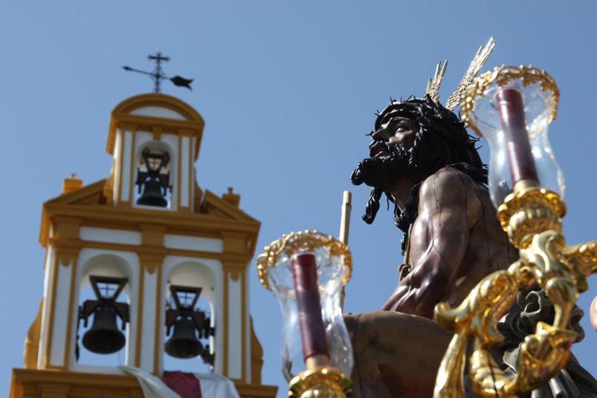 Lunes Santo primaveral para albergar una simbiosis de marchas y silencio