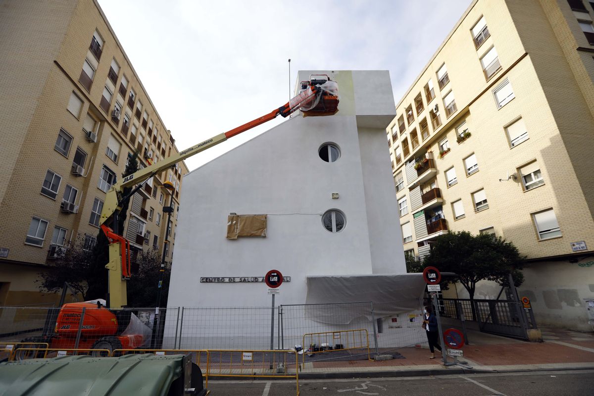 Nelio ya ha empezado su intervención en el centro de salud del Arrabal.