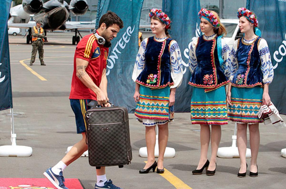 El centrecampista de l’equip espanyol i jugador del FC Barcelona, Cesc Fàbregas, arriba a Kíev, on Espanya jugarà la final de l’Eurocopa l’1 de juliol.