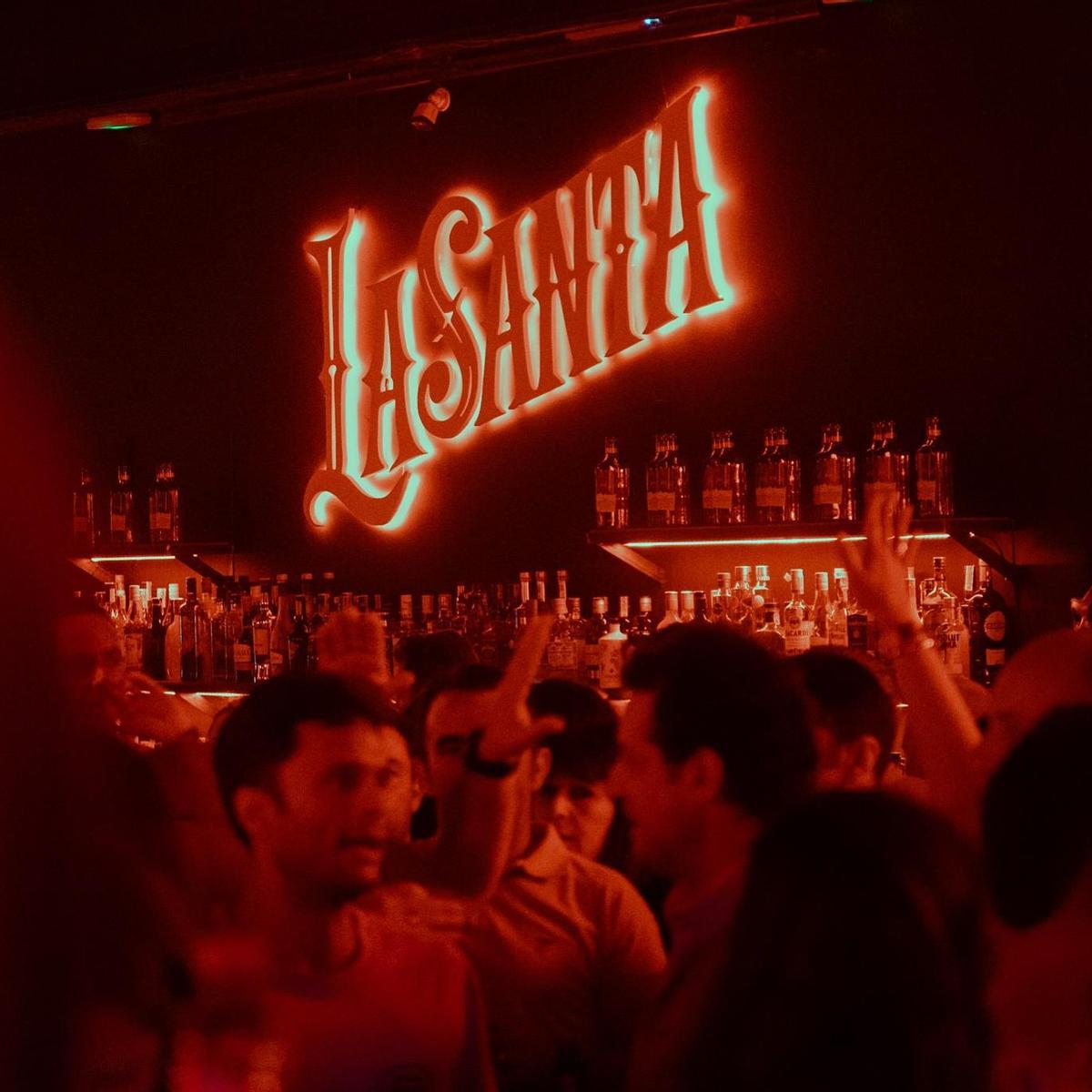 Ambiente del bar La Santa (Badajoz)