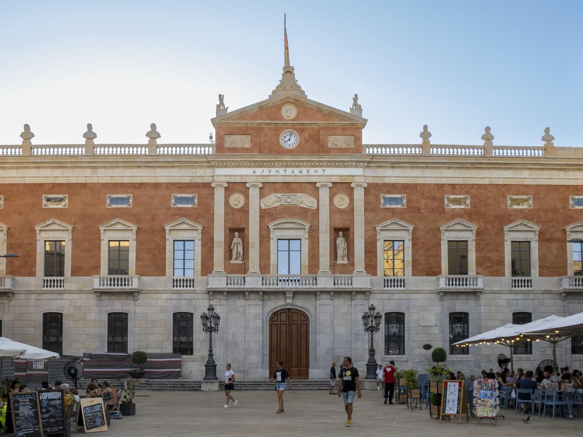 Fachada del Ayuntamiento de Tarragona, ubicado en la plaza de la Font.