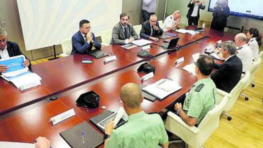 Reunión del comité de prevención de incendios en Santiago.   | // X. Á.