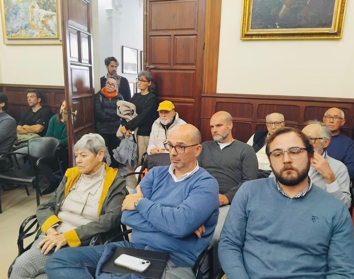 Una imagen del pleno de la pasada semana, que contó con la presencia de las entidades  vecinales.