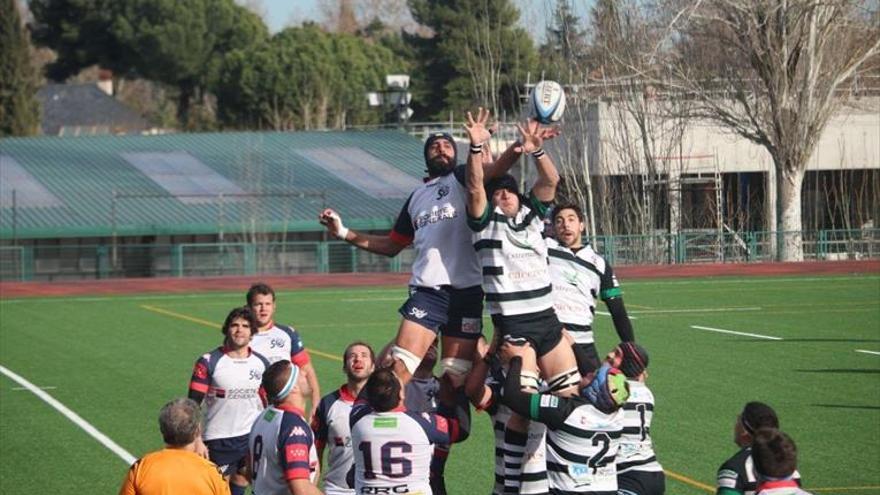 El CAR Cáceres planta cara al Liceo Francés, aunque al final pierde 24-21