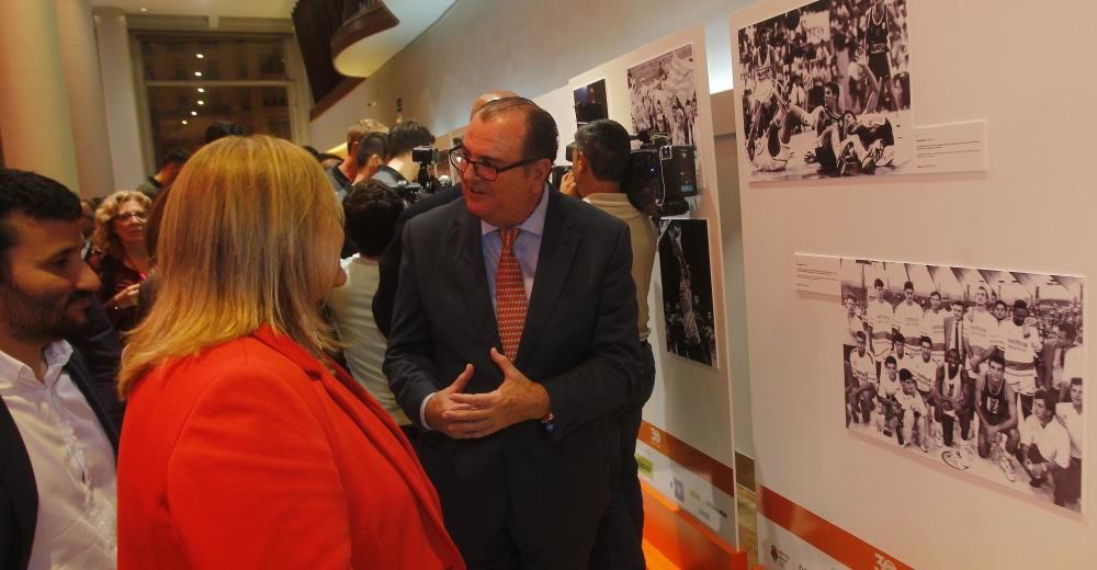 Todas la imágenes de la inauguración de la exposición '30 años de Valencia Basket'