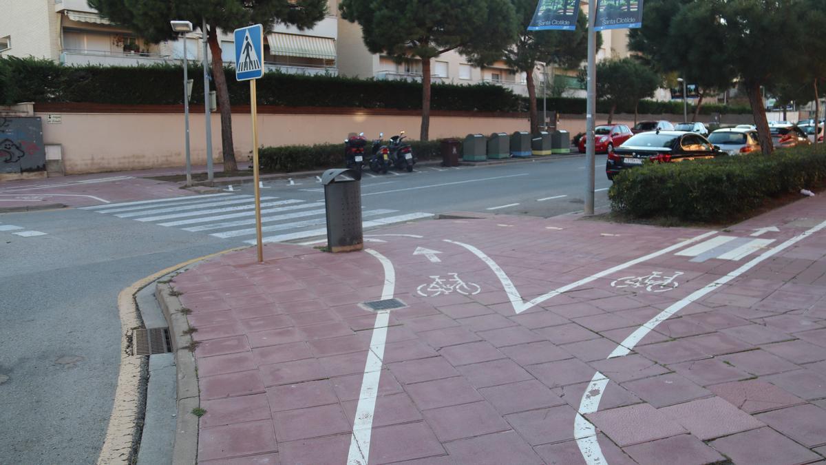 Un dels carrils bici ja existents a Lloret de Mar a la zona dels jardins de Santa Clotilde