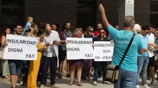 Funcionarios en Ibiza: "Cientos de empleados públicos abandonan las islas cada año"