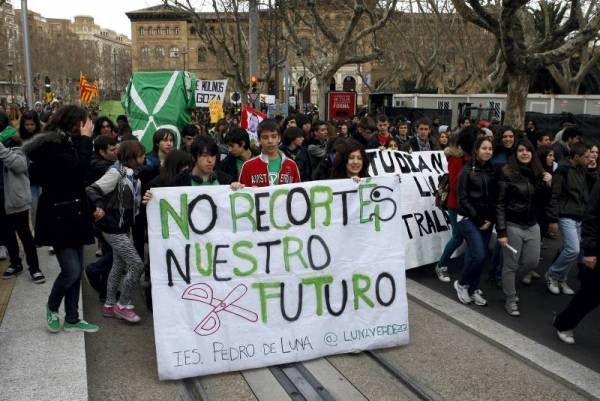 Fotogalería: Manifestación de estudiantes en Zaragoza