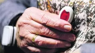 Alerta de la Policía Nacional por lo que está ocurriendo con el botón rojo de teleasistencia en toda España