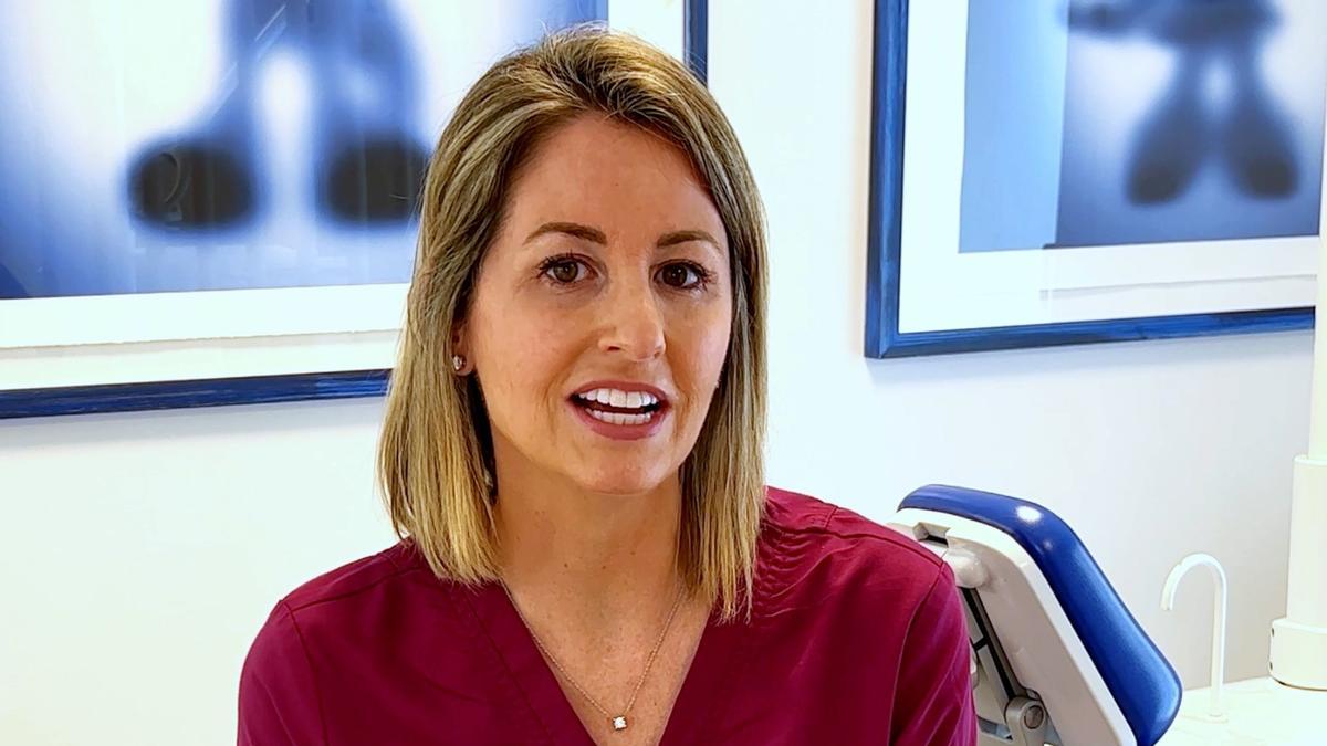 La directora médica de Clínicas Udemax, la Dra. Cristina Martínez-Almoyna Rifá, explica las ventajas de la ortodoncia invisible