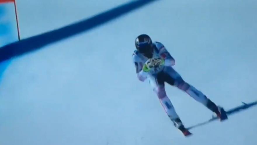 ¡Por los pelos! La milagrosa salvada de este esquiador que no te vas a creer ni viéndola