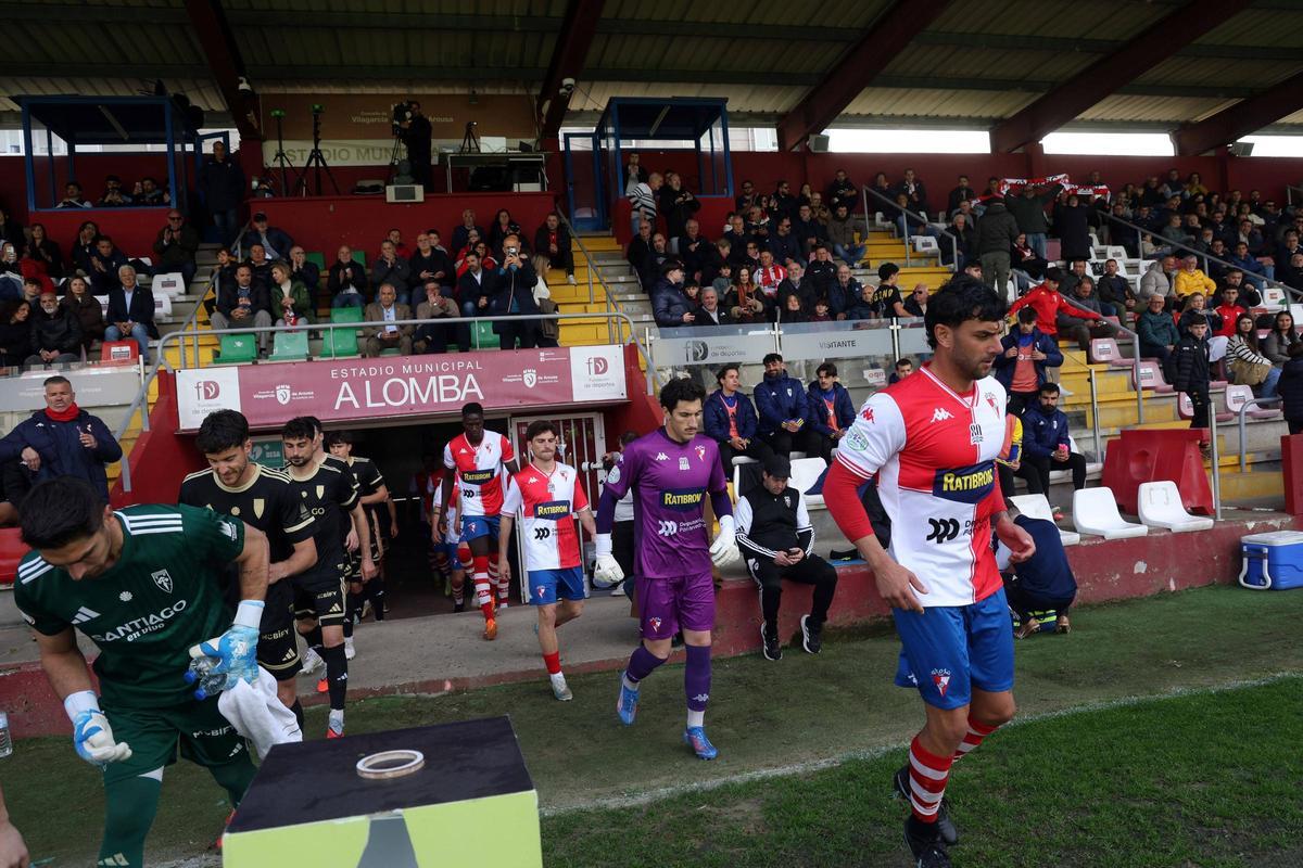 Las imágenes del duelo trascendental entre el Arosa y el Compostela Las imágenes del duelo trascendental entre el Arosa y el Compostela