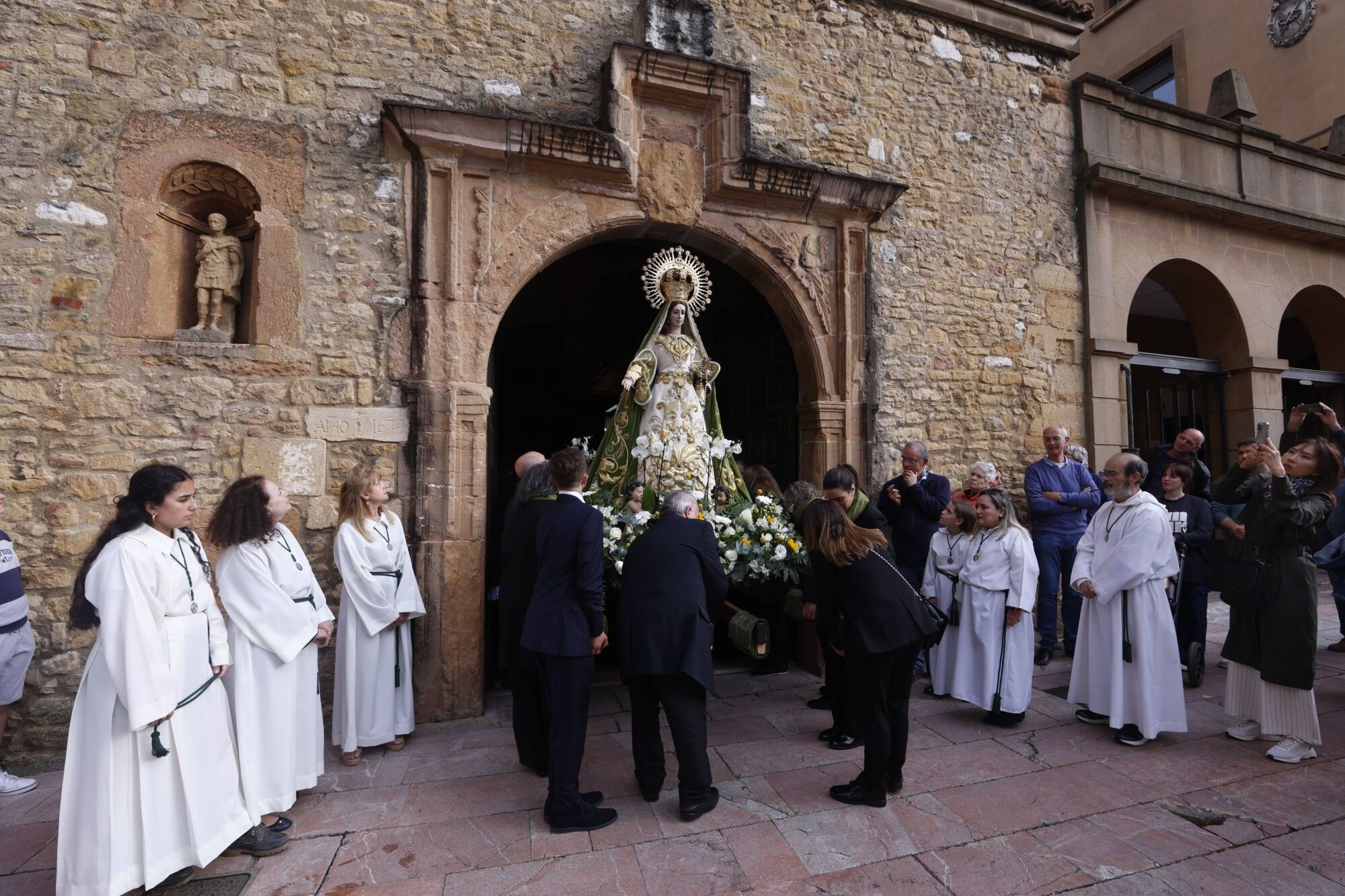 Así fue la procesión de la Esperanza en Oviedo. 