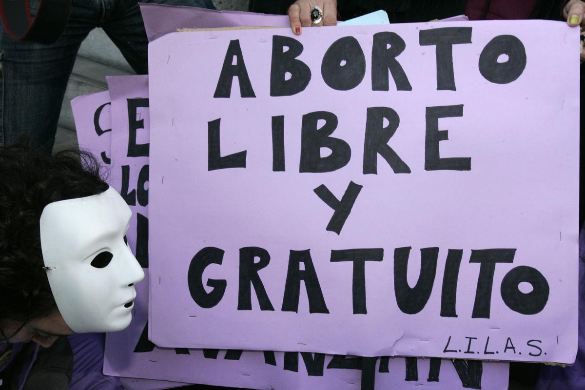 Una pancarta en favor del aborto libre y gratuito, durante una manifestación feminista en la provincia.