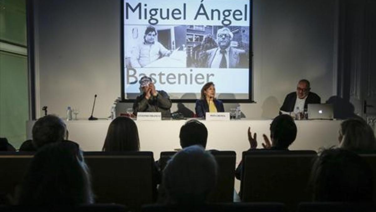 Antonio Franco, Pepa Roma y Carlos Pérez de Rozas en el Col.legi de Periodistes de Catalunya, anoche.