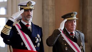 Felipe VI y Juan Carlos I, en la celebración de la Pascua Militar en el Palacio Real en el 2018. 