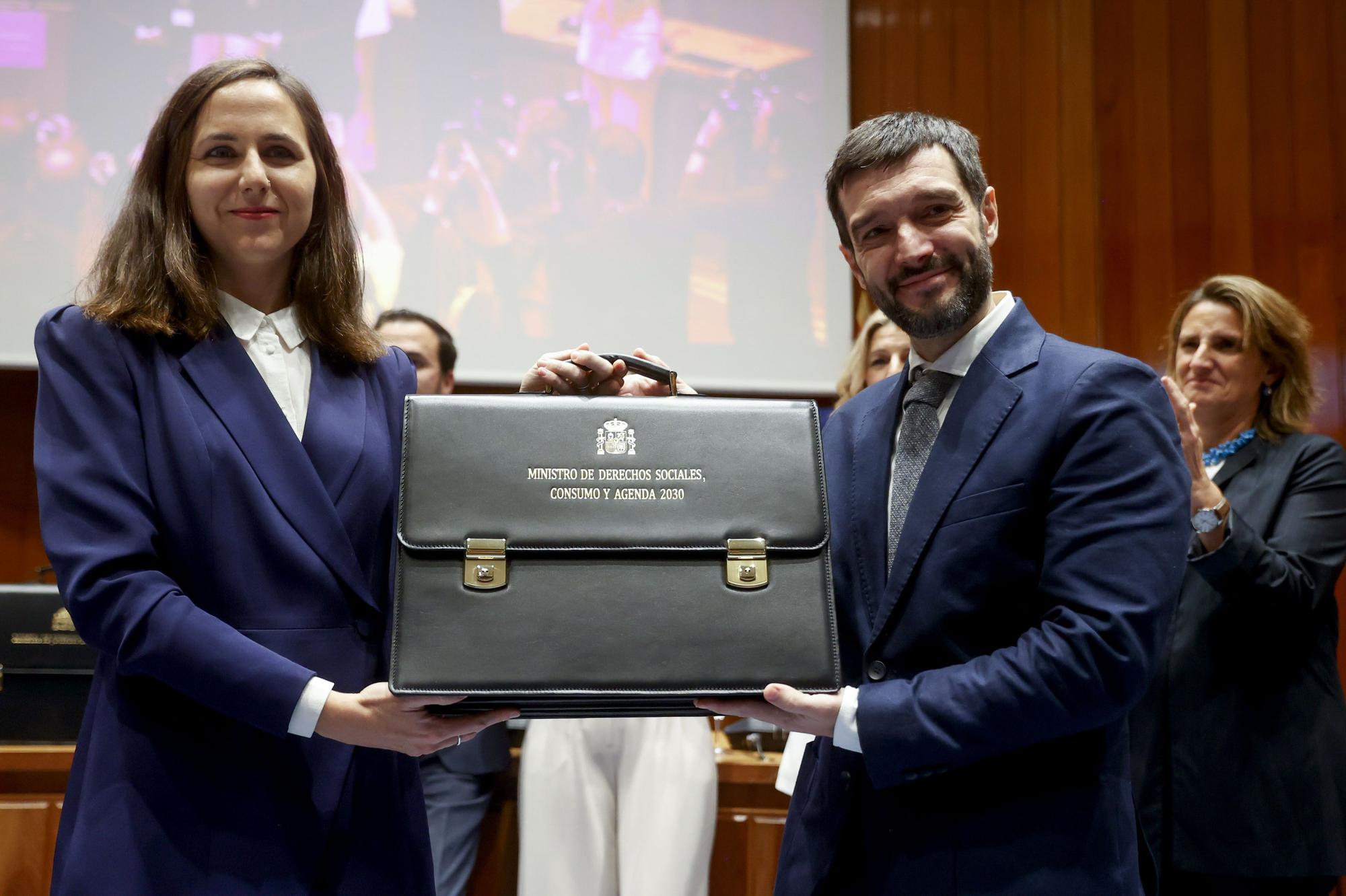 Traspaso de la cartera al nuevo ministro de Derechos Sociales, Consumo y Agenda 2030 Pablo Bustinduy