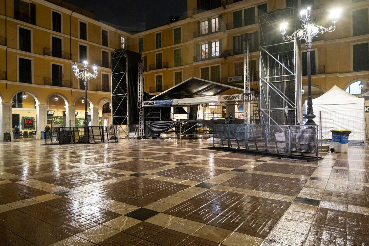 Die Plaça Major in Palma bei Regen.