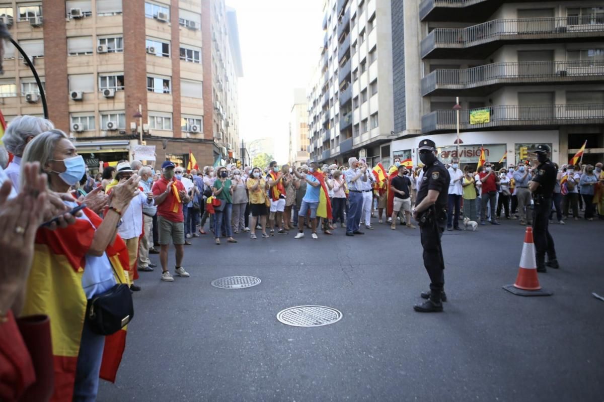 Concentración en Zaragoza en apoyo al coronel de la Guardia Civil Pérez de los Cobos