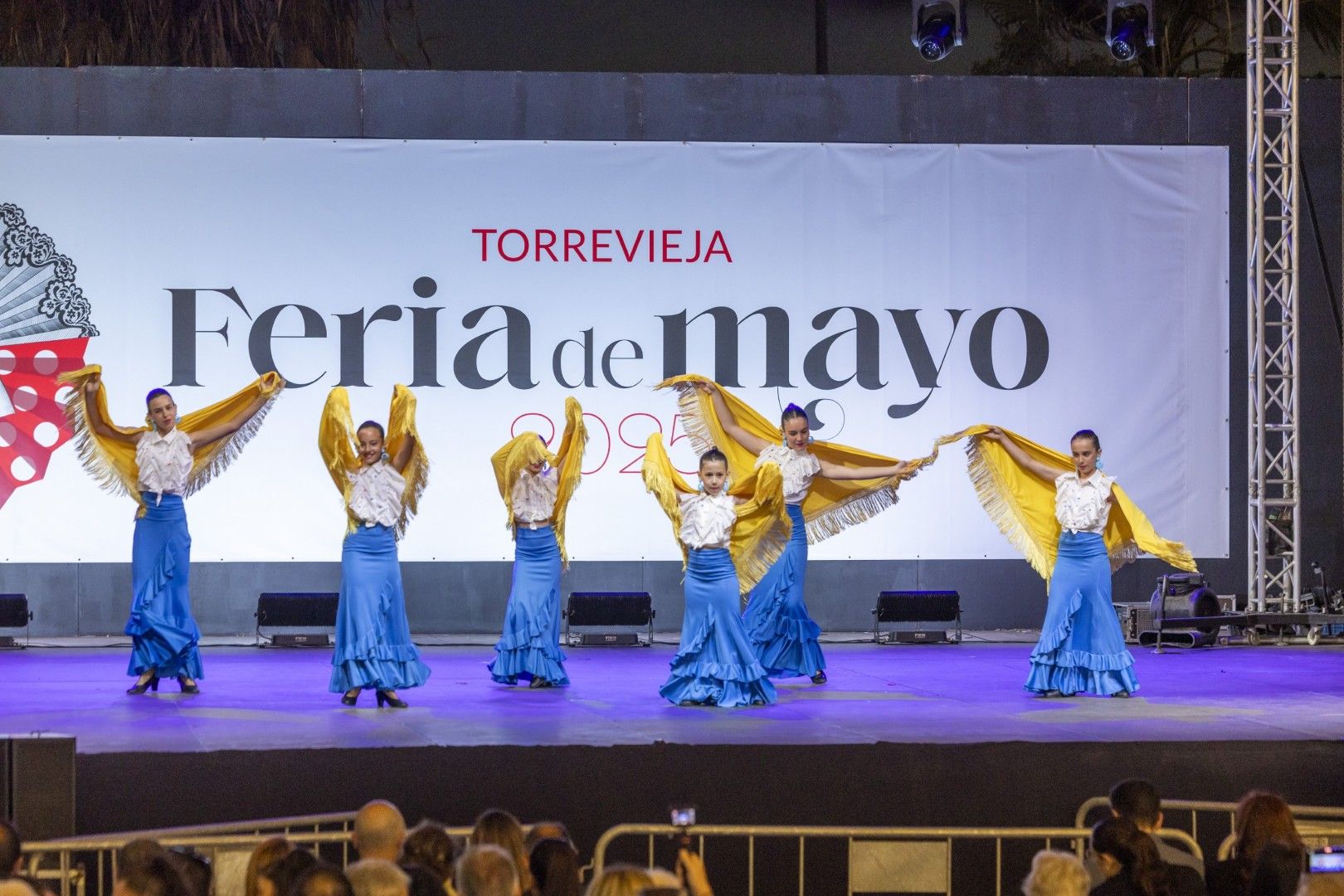 Por sevillanas en la Feria de Mayo de Torrevieja 2025