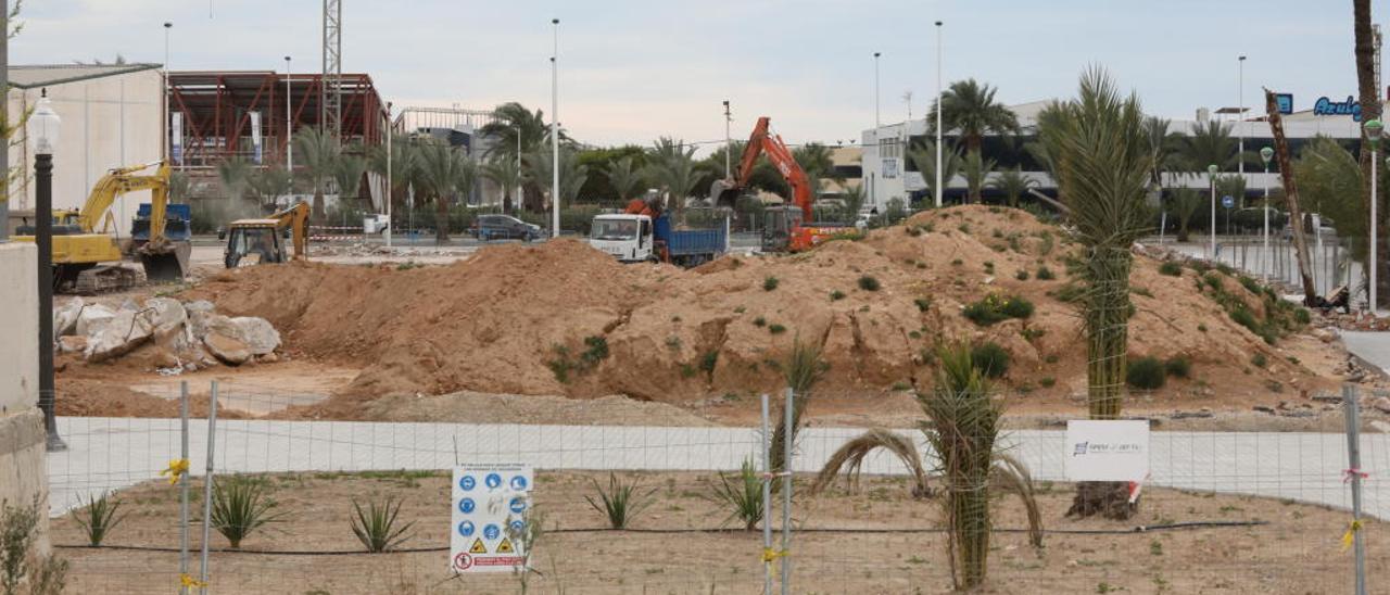 La parcela de la carretera de Alicante, junto a Mesalina, donde se va a construir un nuevo supermercado.