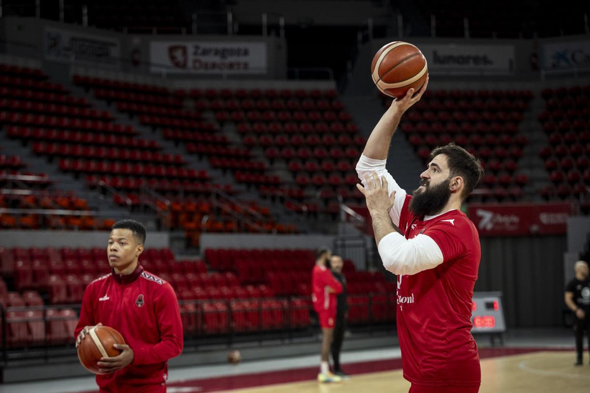 ENTRENAMIENTO DEL CASADEMONT ZARAGOZA MASCULINO