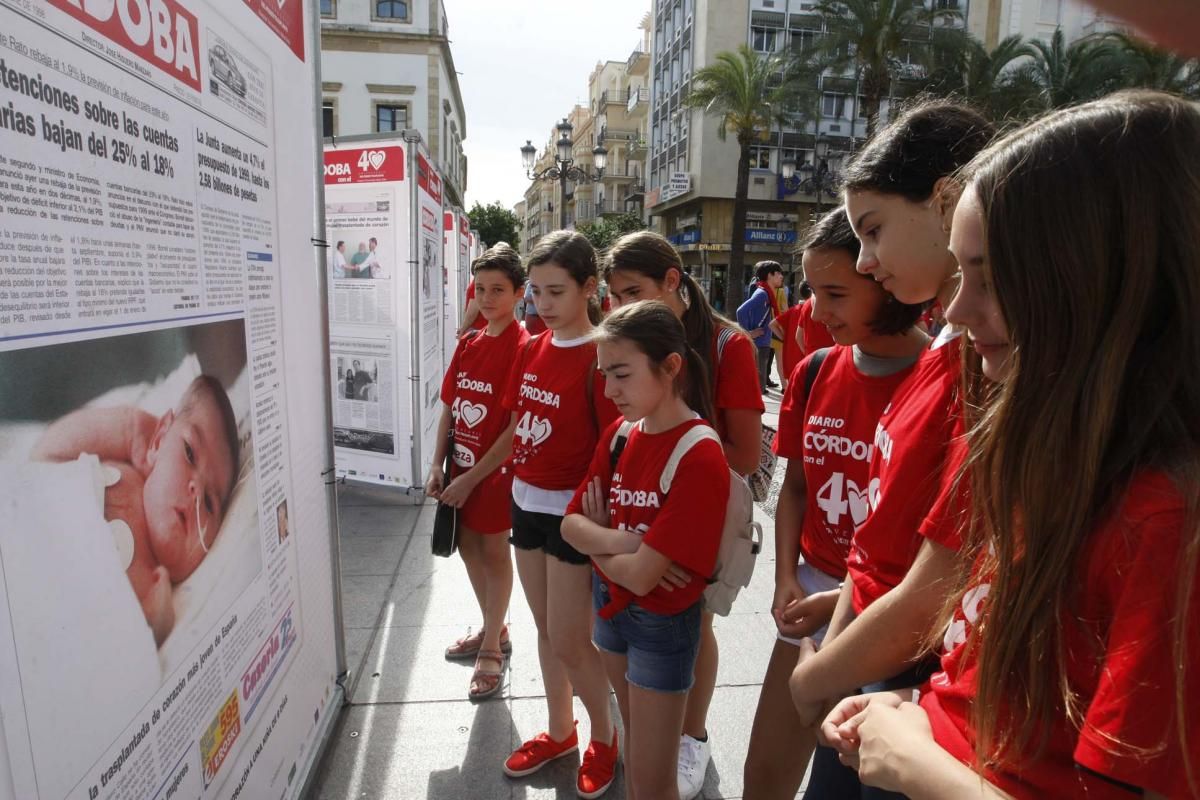 Las Tendillas se llena de 40 años de portadas de Diario CÓRDOBA sobre trasplantes