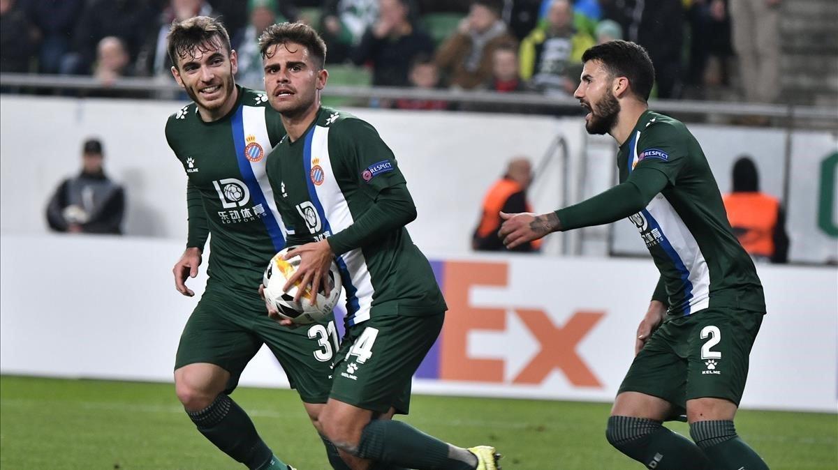 rpaniagua51130208 oscar melendo  centre  of espanyol celebrates with teammates191128215918