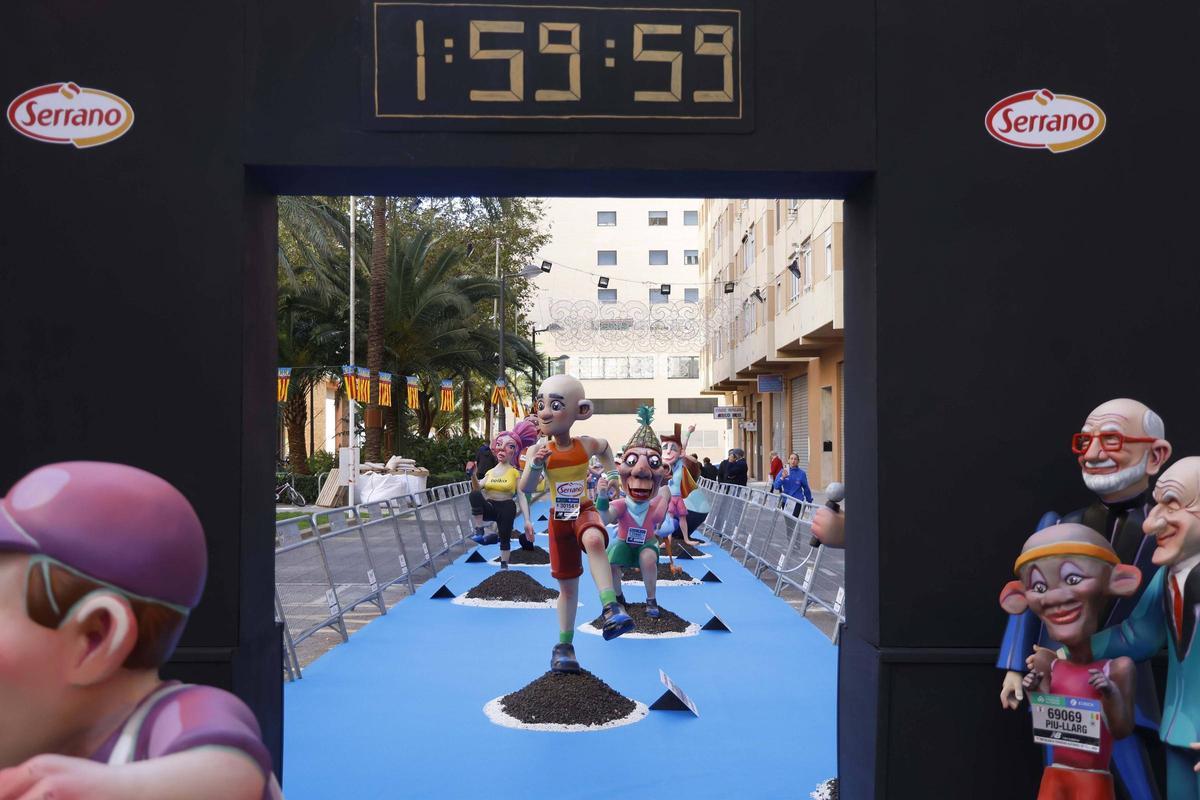 Falla World Record dedicada al Maratón Valencia Trinidad Alfonso Zurich