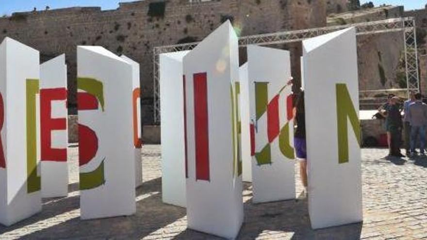 Instalación de ´Laberintos líricos´ en el baluarte de Sant Pere, el año pasado.