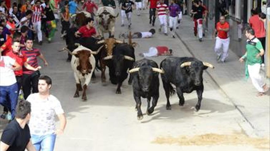 Onda exhibe un primer encierro de fiestas rápido, aunque con cuatro heridos leves