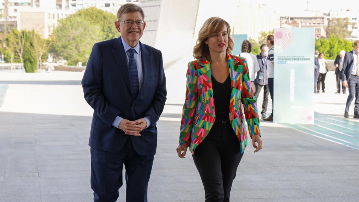 Puig, esta mañana, con la ministra de Educación, Pilar Alegría