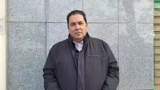 Julián Cruz: "Lo que queremos es trabajar. Al lado del cementerio de Cáceres no molestamos a nadie"