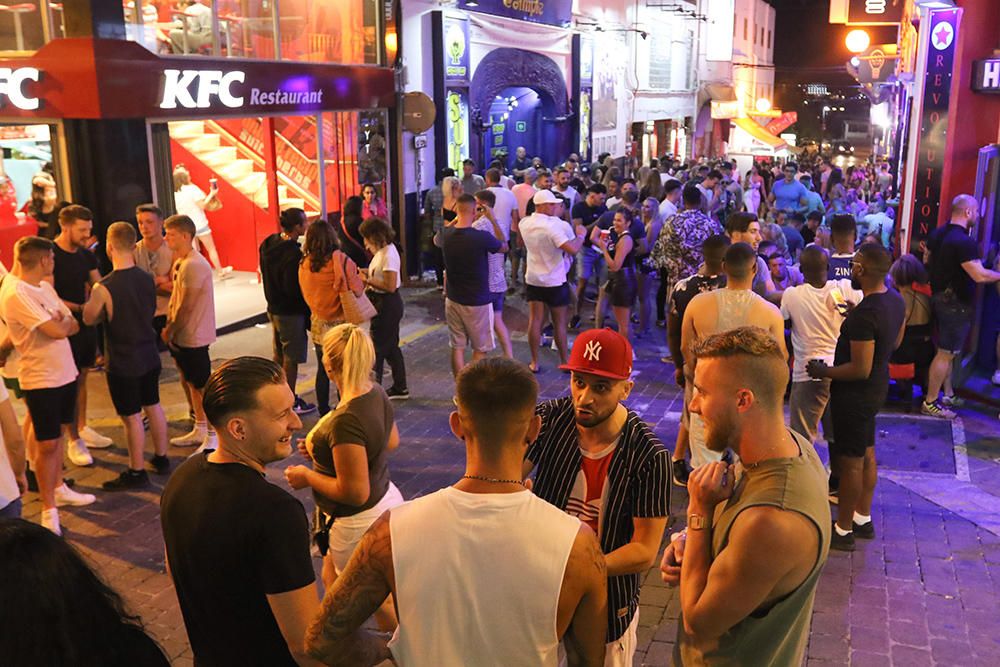 Una noche con la Policía en el West End en Sant Antoni (Ibiza)