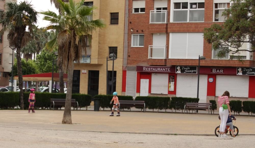 Niñas y niños salen a la calle en Alaquàs.