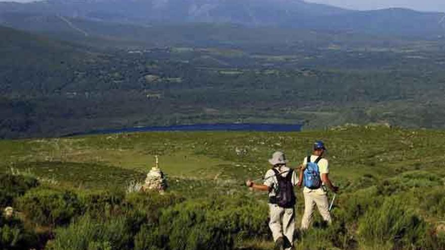 Recorrido por la sierra Segundera avistando el Lago.