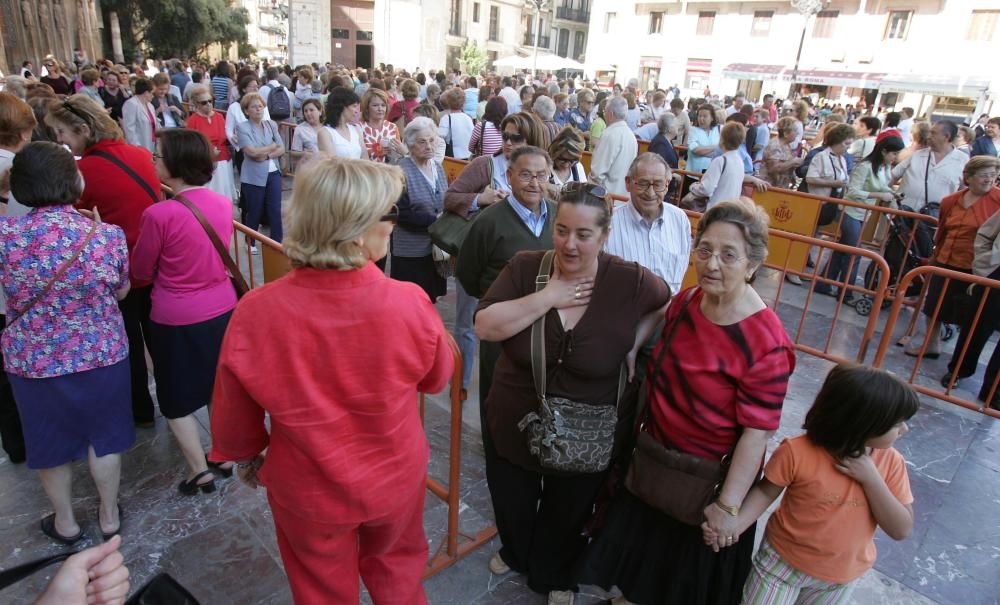 Retrospectiva de los primeros Besamanos a la Virgen de los Desamparados